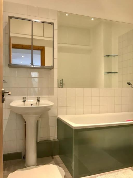 Quiet Kensington Flat Ideal For Central London Exterior foto